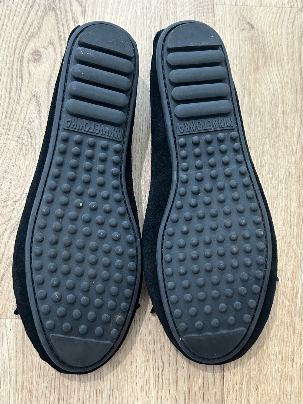 Minnetonka Women’s Black Suede Kilroy Moccasins Size 9.5 EUC - Picture 8 of 8